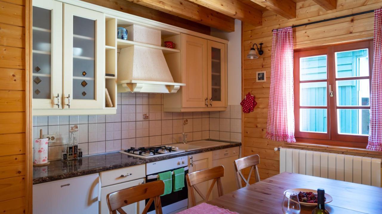 Chalets Runolist Crni Lug Kültér fotó